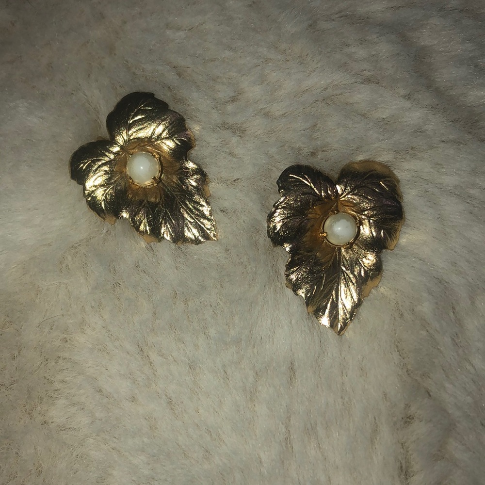 Sarah Cov. Gold Clip On Earrings
